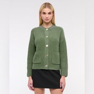 NWT! Abercrombie Relaxed Hardware Crew Cardigan Green Sweater - Small